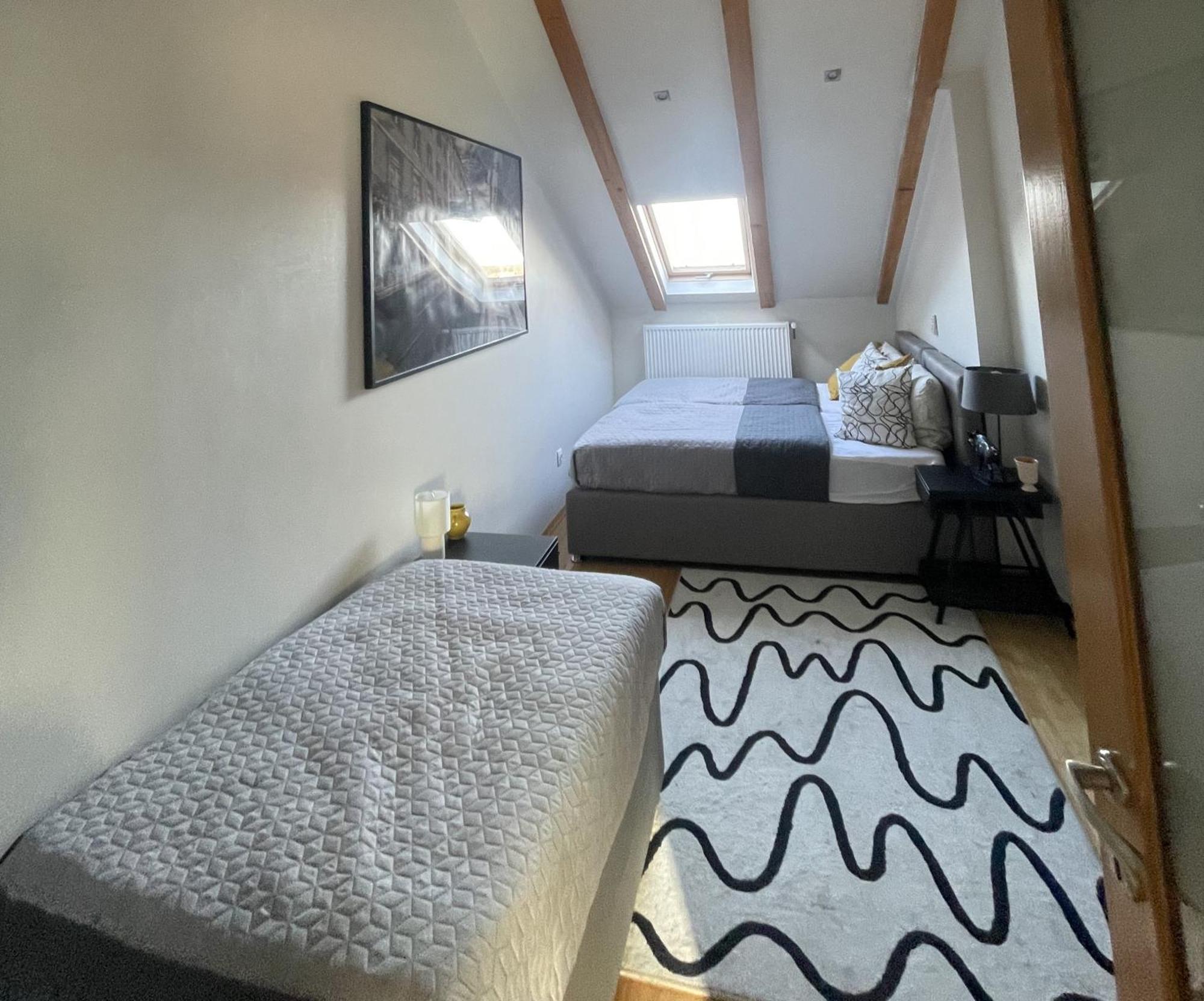Vila Milka - Balkon - Besplatan Parking - Samostalna Prijava Karlovac Zewnętrze zdjęcie